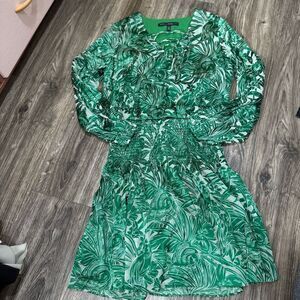 WOMEN’S WHITE HOUSE BLACK MARKET SIZE Small GREEN DRESS